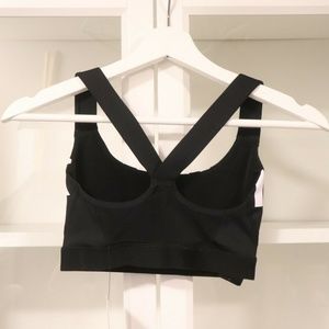 IVY PARK Tops - Ivy Park Logo Sports Bra Black, White XS IVY PARK Tops - Ivy Park Logo Sports Bra Black, White XS